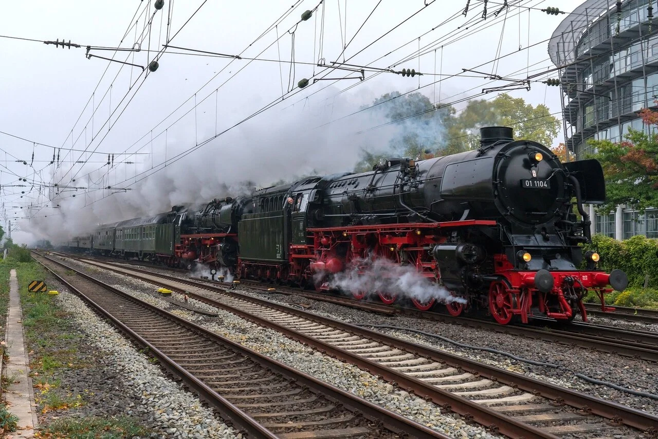 012 104-6 + 01 1075.webp