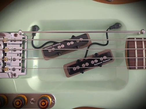 13ghosts_Float_Bass_1_highlow.jpg