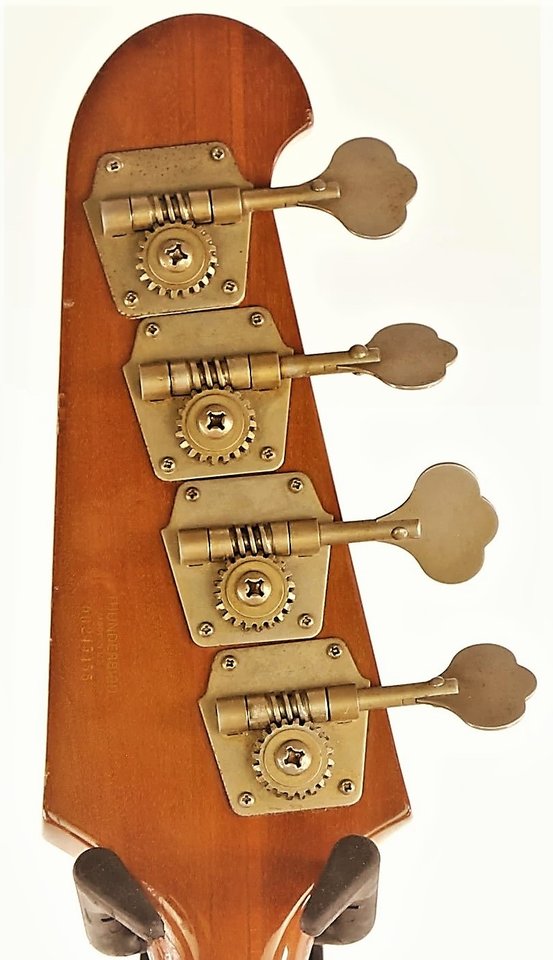 1976_Gibson_Thunderbird.jpg