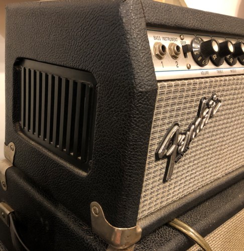 1980-fender-bassman-135-black-GGnMJyt.jpg