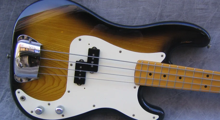 1982_Fender_Precision_Bass_Japan_JV01467_front-915x500.webp