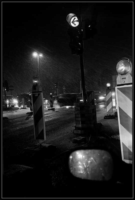 20101208-Autofahrt im Schneestrum 02.jpg