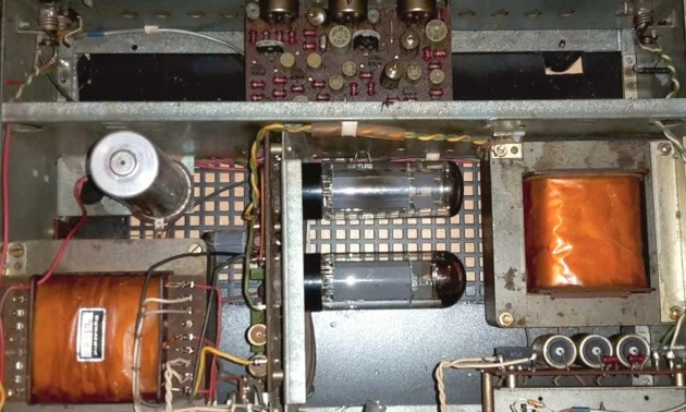 Eigenbau: Dynacord Bass King T