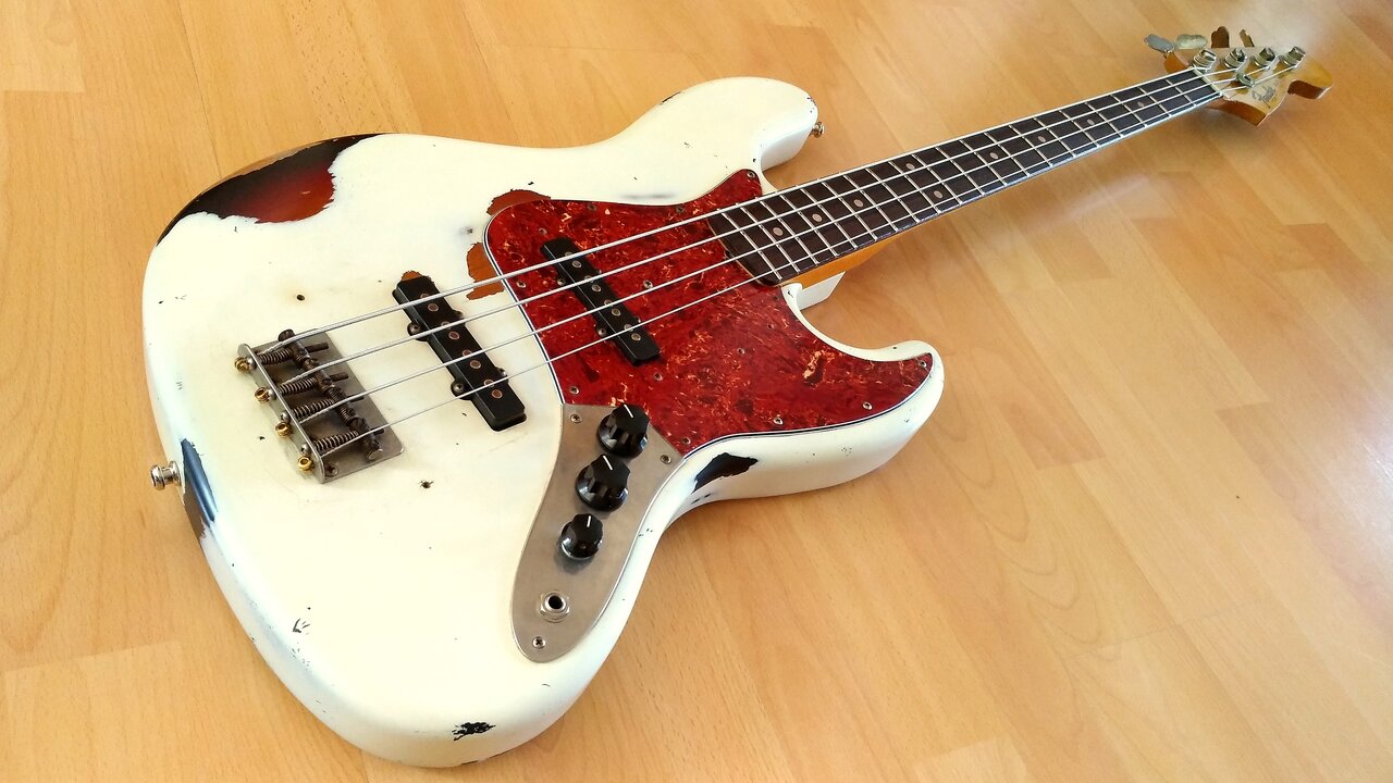 2018 Limeligh 64 Jazz Bass.jpg