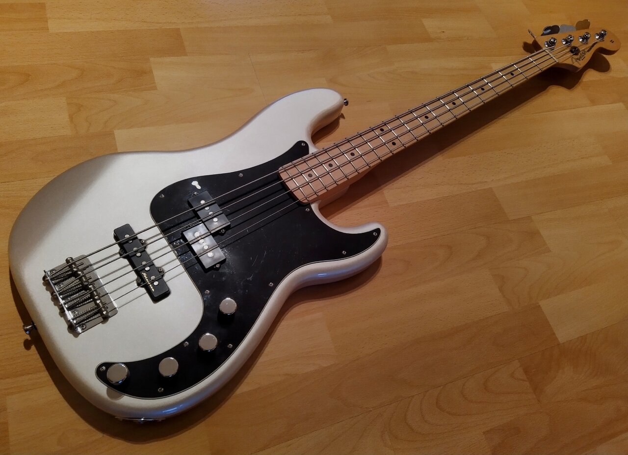 2019 Fender Precision Deluxe Special.jpg
