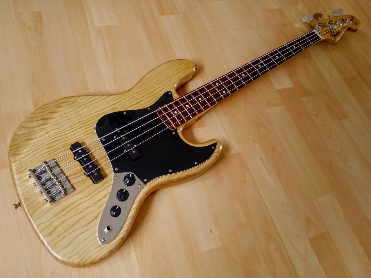 2020 PC Jazz Bass Esche.jpg