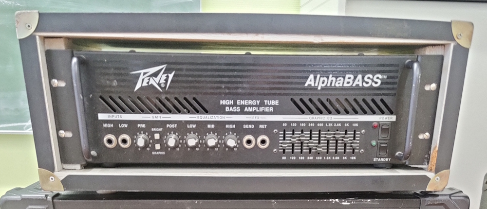 2023-06-12 Bilder Equipment Peavey Alphabass.jpg