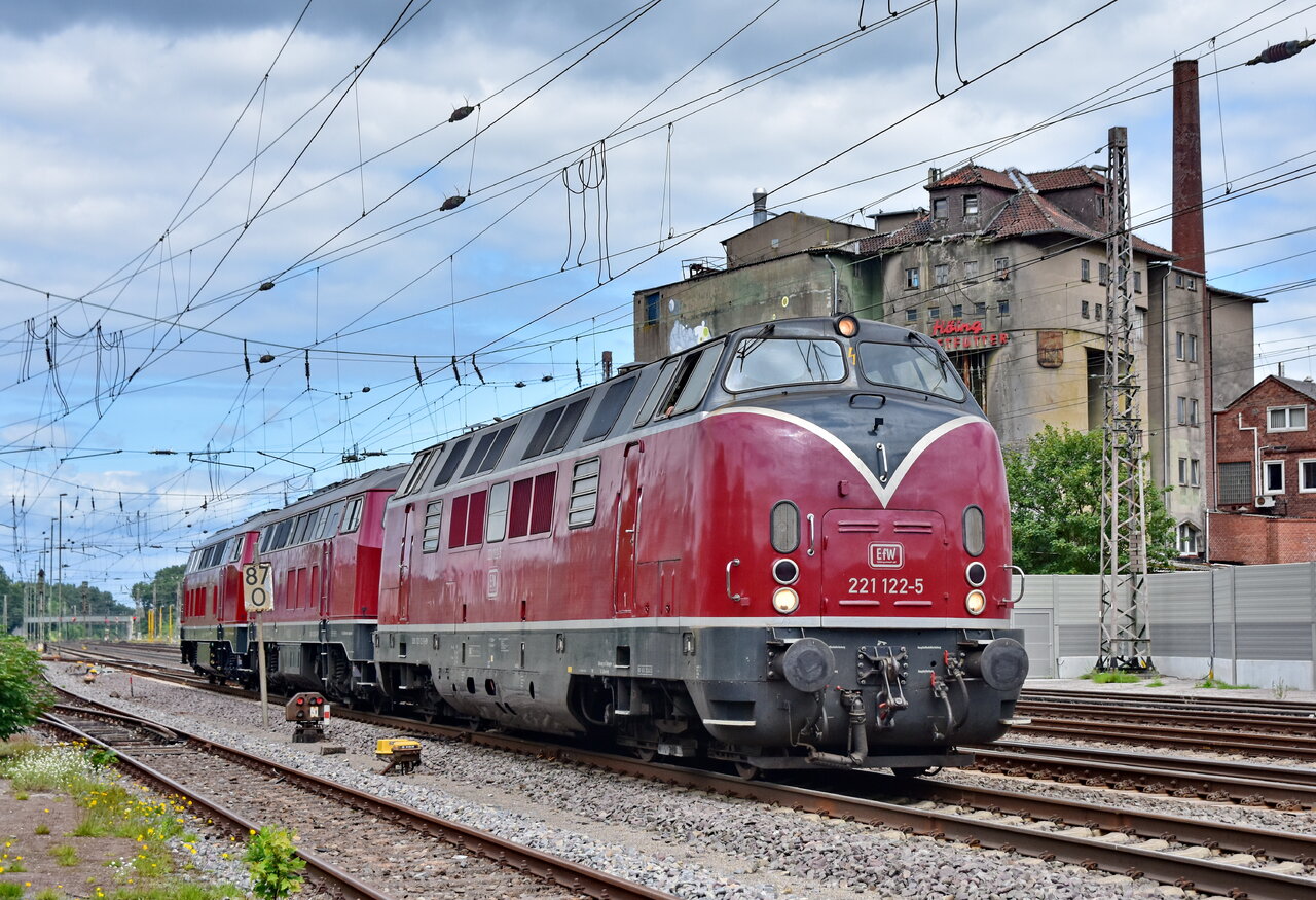 221 122 +225 023 + 215 021 EfW.JPG
