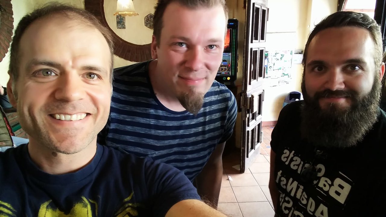 32081325_10209759814790962_8145583215495610368_o.jpg