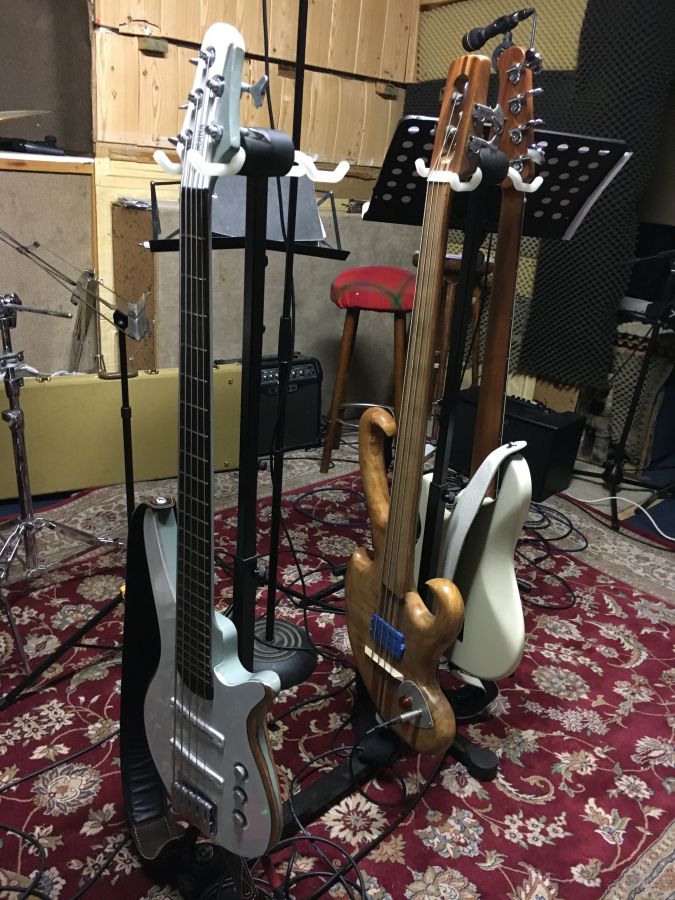 4-basses.jpg