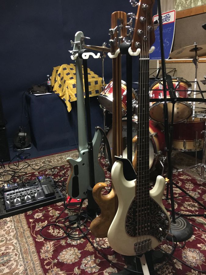 5-basses.jpg