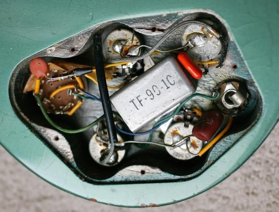 65  gibson 65 eb 3 electronic pelham blue 8500,- dollar minicooper.webp