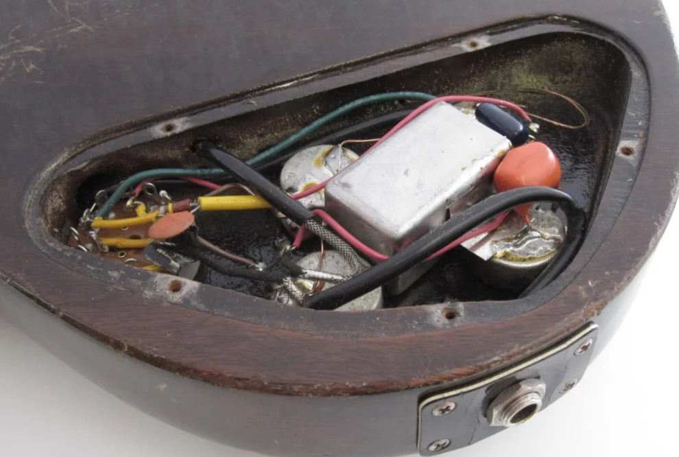 71 gibson eb 3 electronic slotted.webp