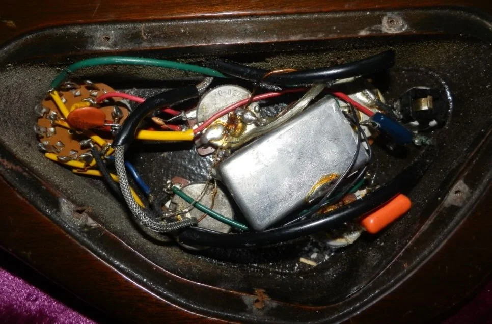 72 gibson eb 3 electronic bambi.webp