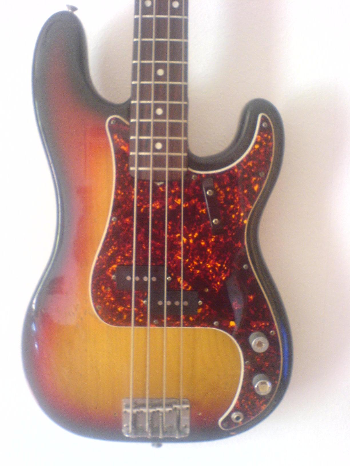 '72 Precision.JPG