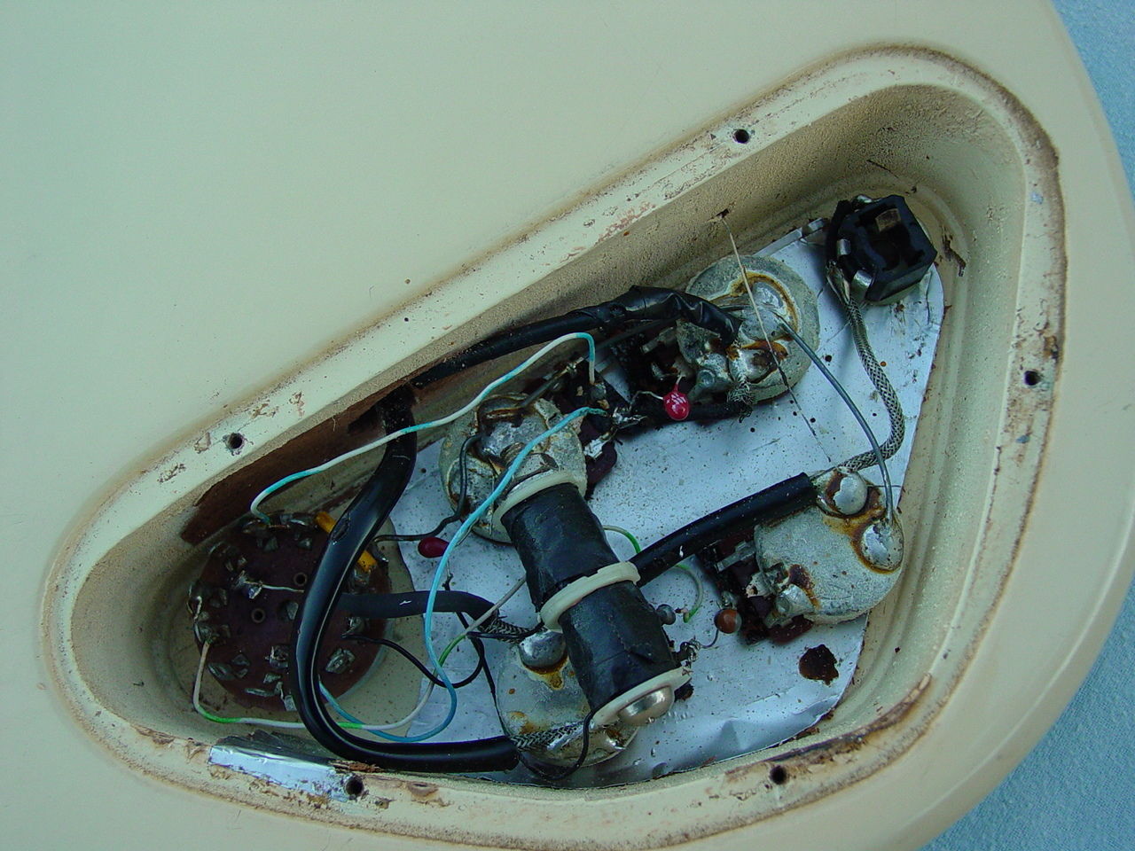 73  gibson eb 3 electronic 70er  weiß.JPG