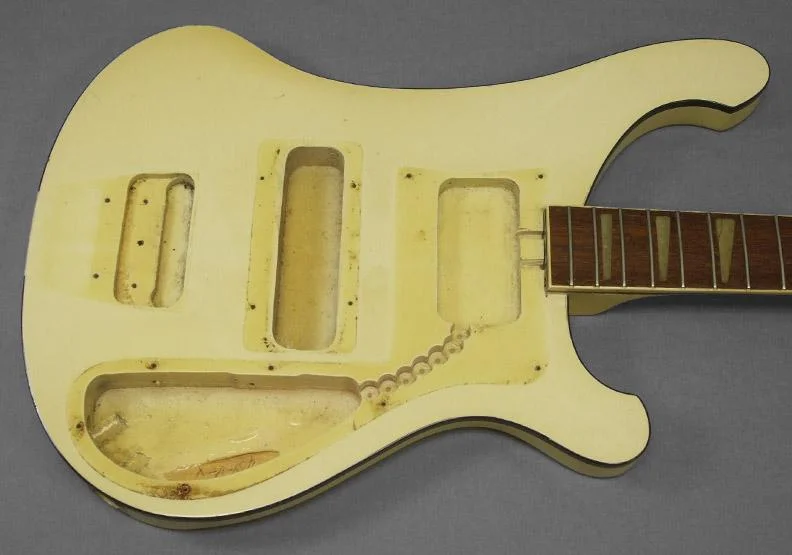 77 rickenbacker body naked weiß.webp