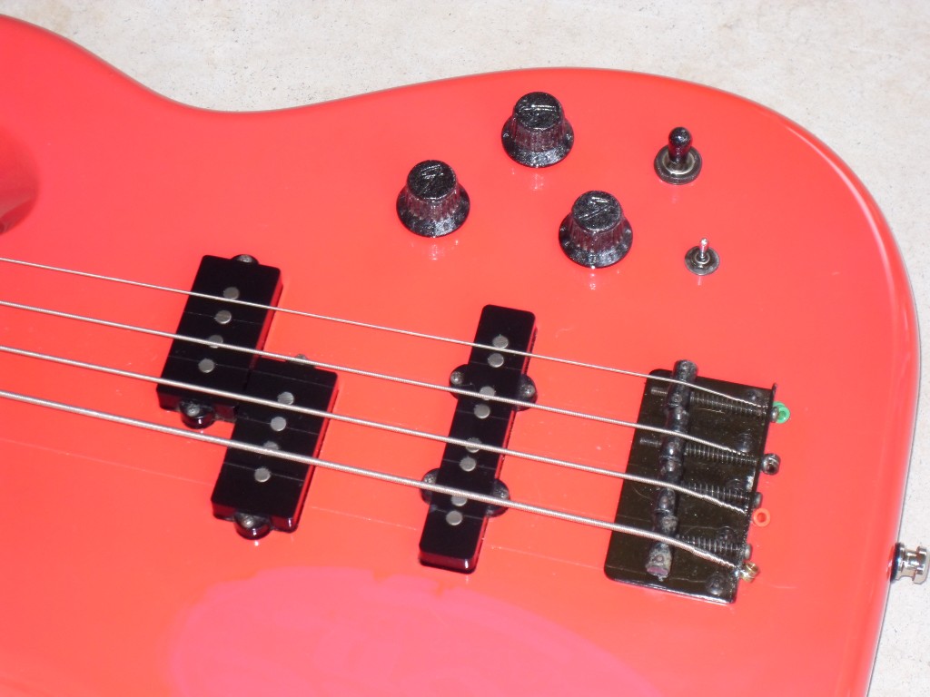 88 jazz special E8..  brücke switch poti knöpfe fiesta red.JPG