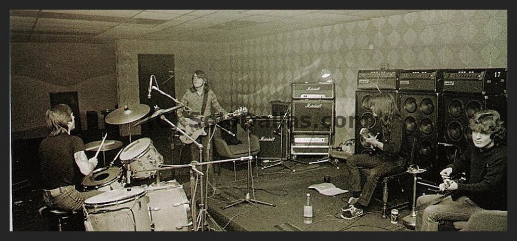 acdc6ev1.jpg