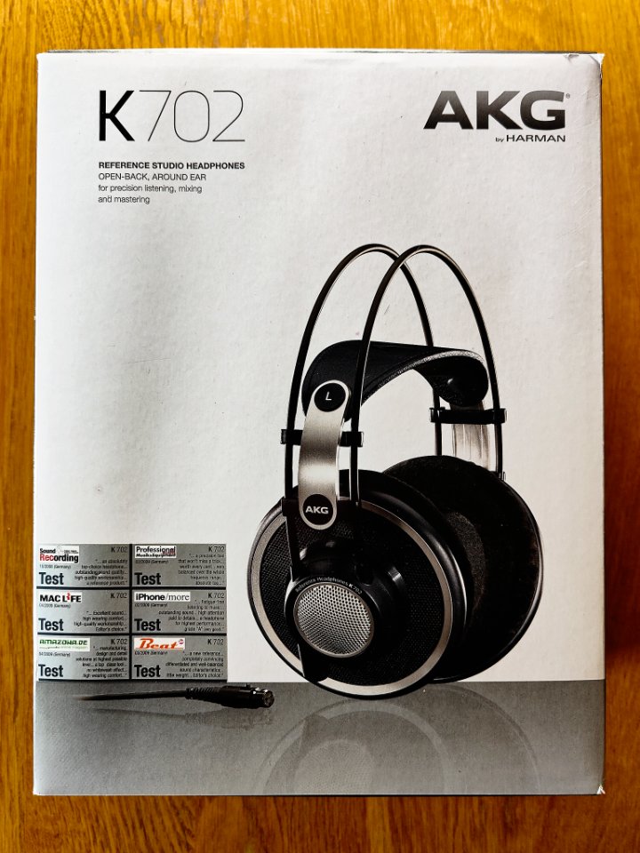 AKG K702 (1).jpg