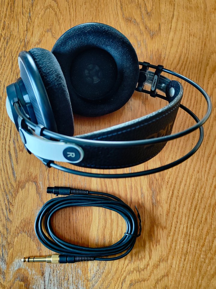 AKG K702 (10).jpg