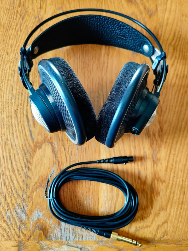 AKG K702 (11).jpg
