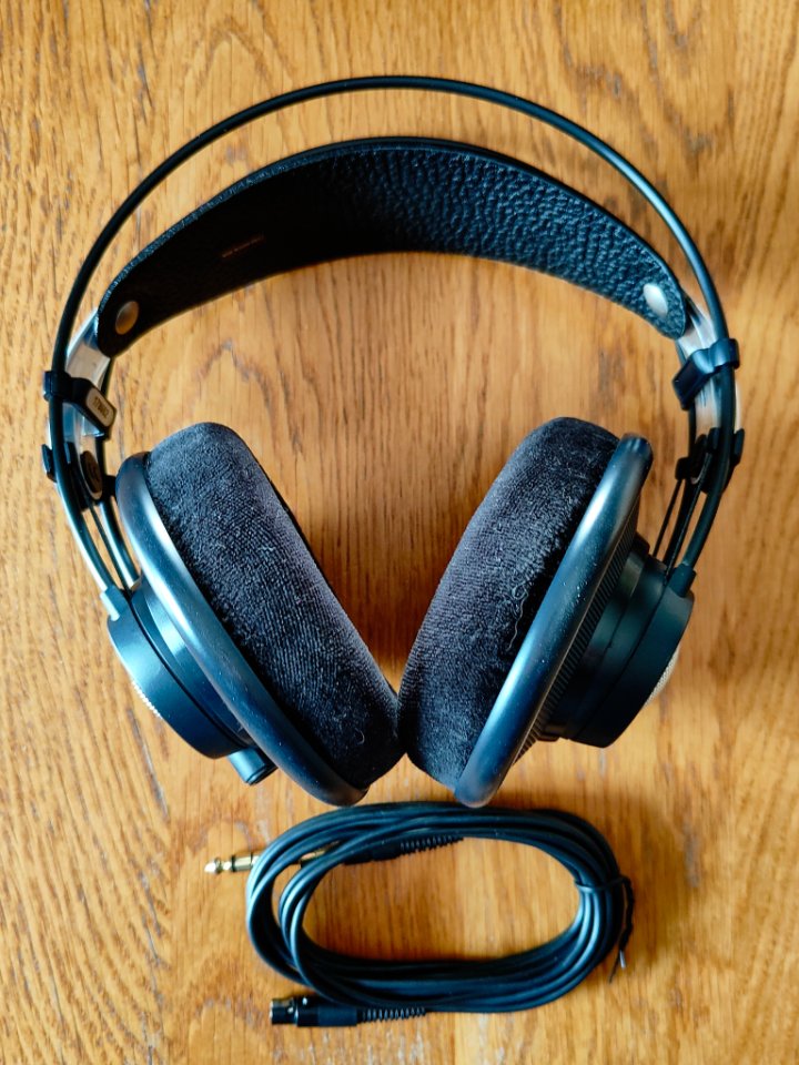AKG K702 (5).jpg