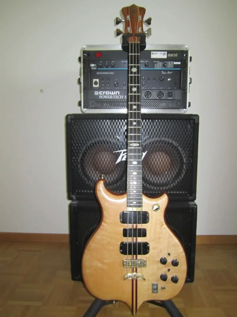 Alembic Series I (fretted 4-string, 32” scale).webp