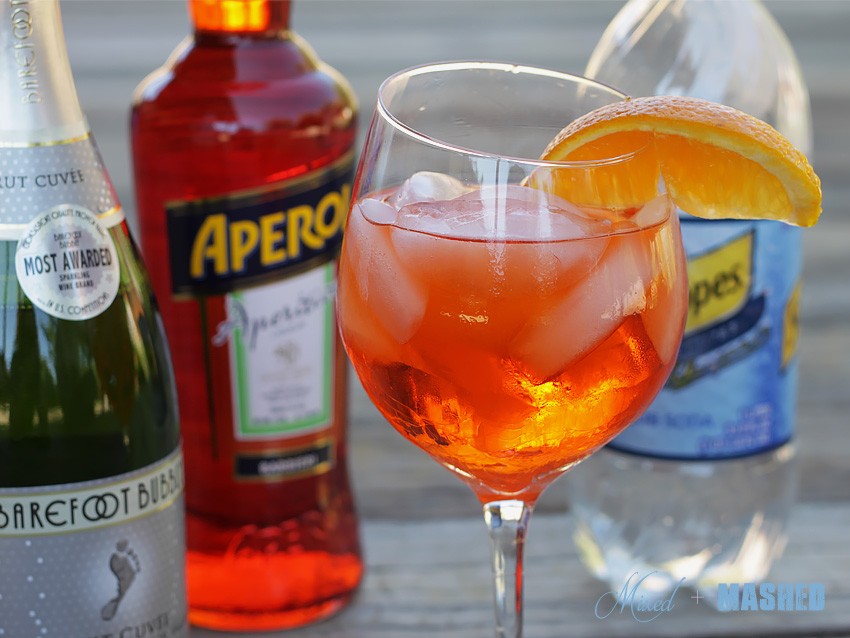 Aperol-Spritz-ingerdients.jpg