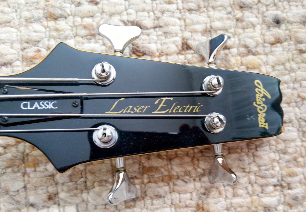 aria pro classic laser bass (3).jpg