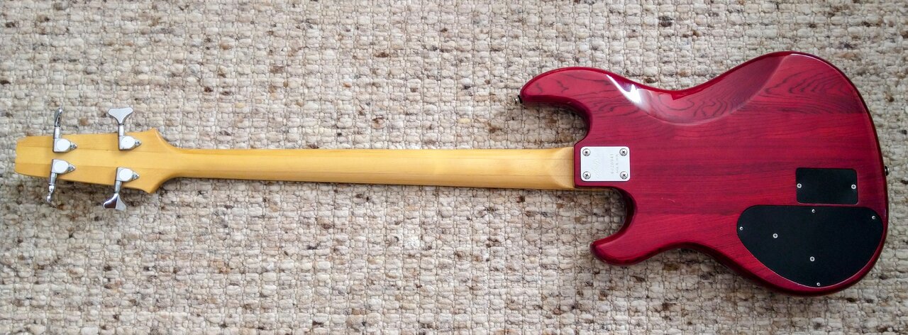 aria pro classic laser bass (5).jpg