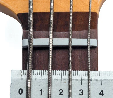 bass hals messen.webp