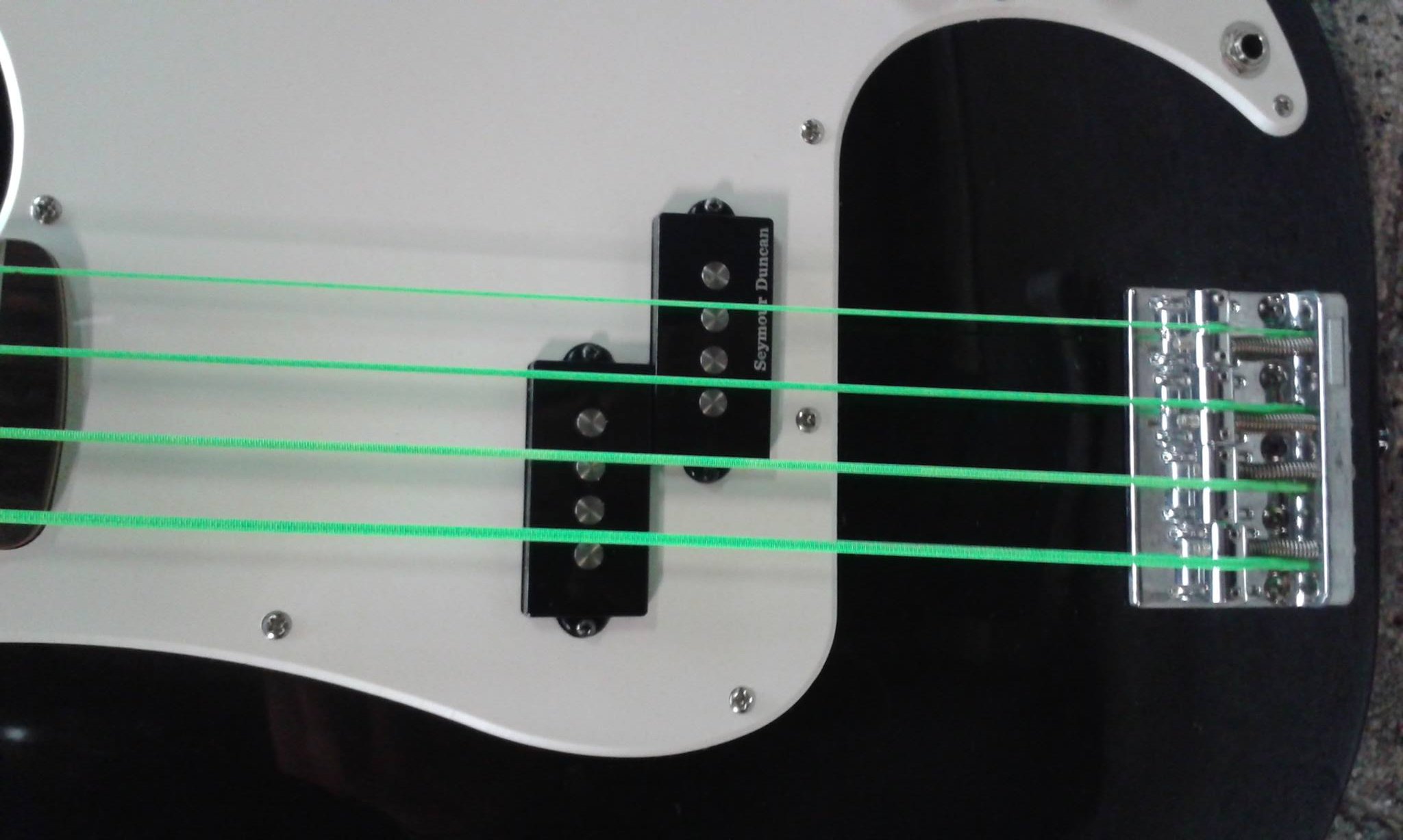 Bass neu.jpg