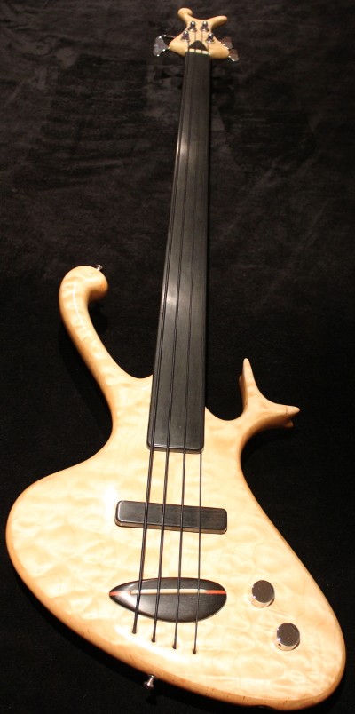 Bass Vorderseite.jpg