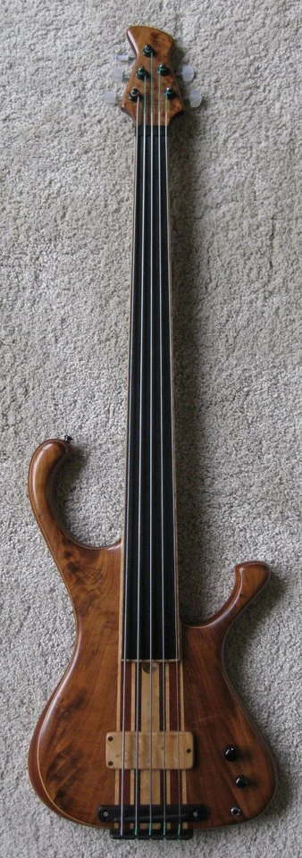 Bassculture 5 fretless.webp