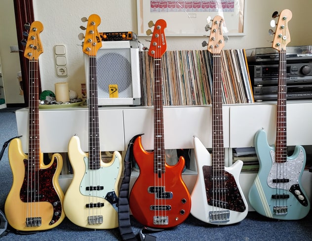 Basses.jpg