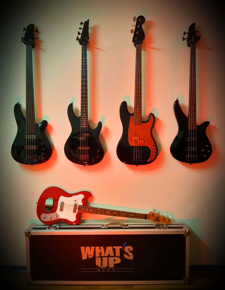 Basses.jpg