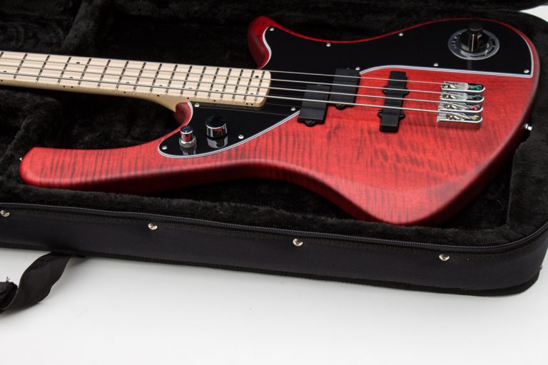 BassLine_rebelle_series_mediumscale_06-768x512.jpg