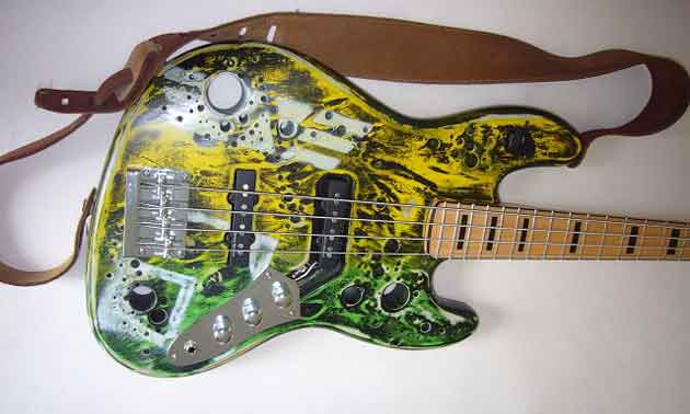 biohazard-jazz-bass-squier.jpg
