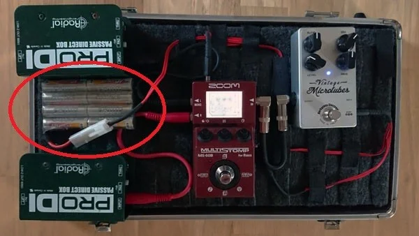 Board mit Akkus im Kreis.webp