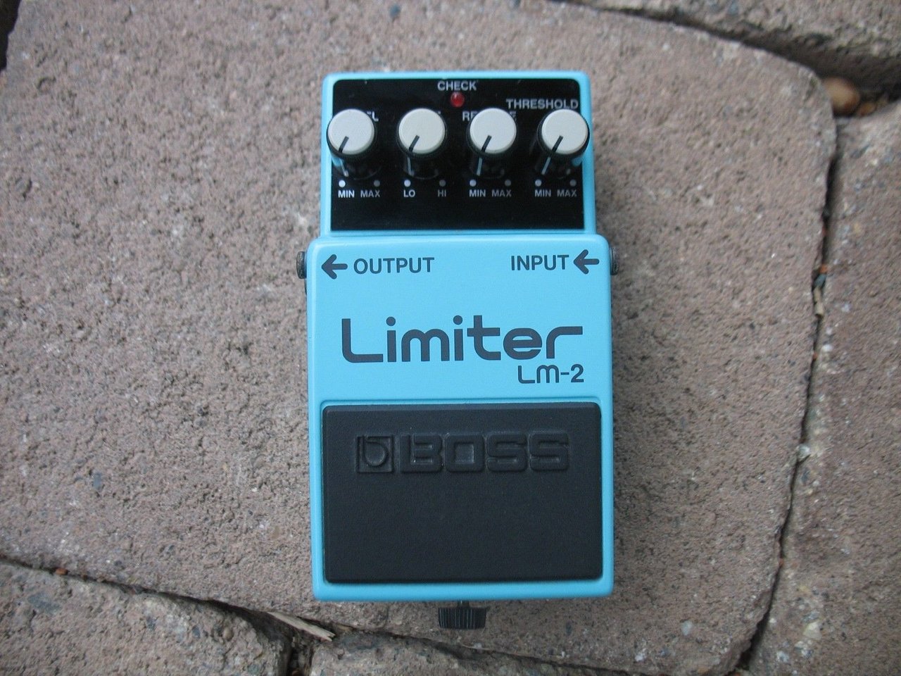 BOSS-LM-2-Limiter-Kompressor-Compressor.jpg