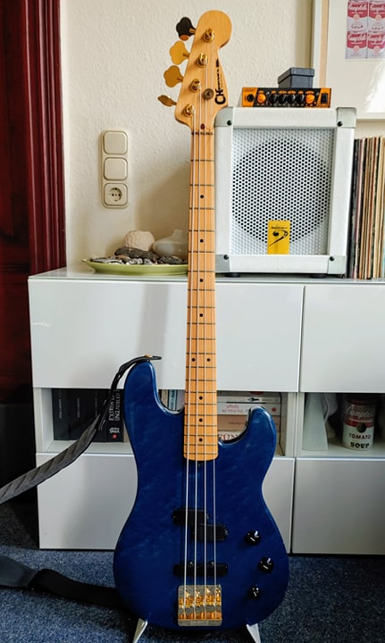 Charvel1.jpg