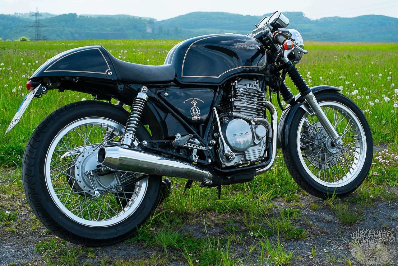 Clubman_Cafe-Racer_1.jpg