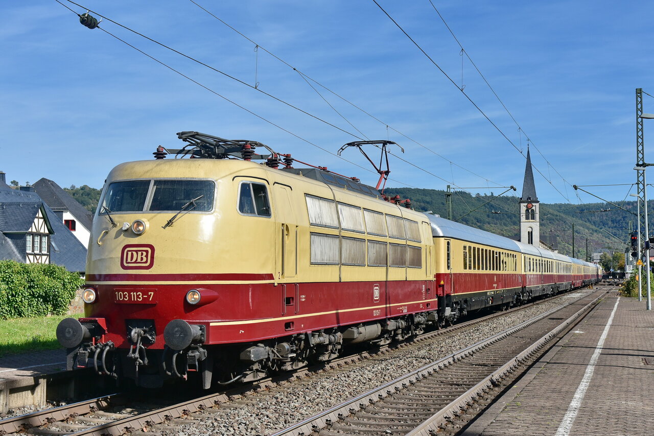 D72_6690a.JPG