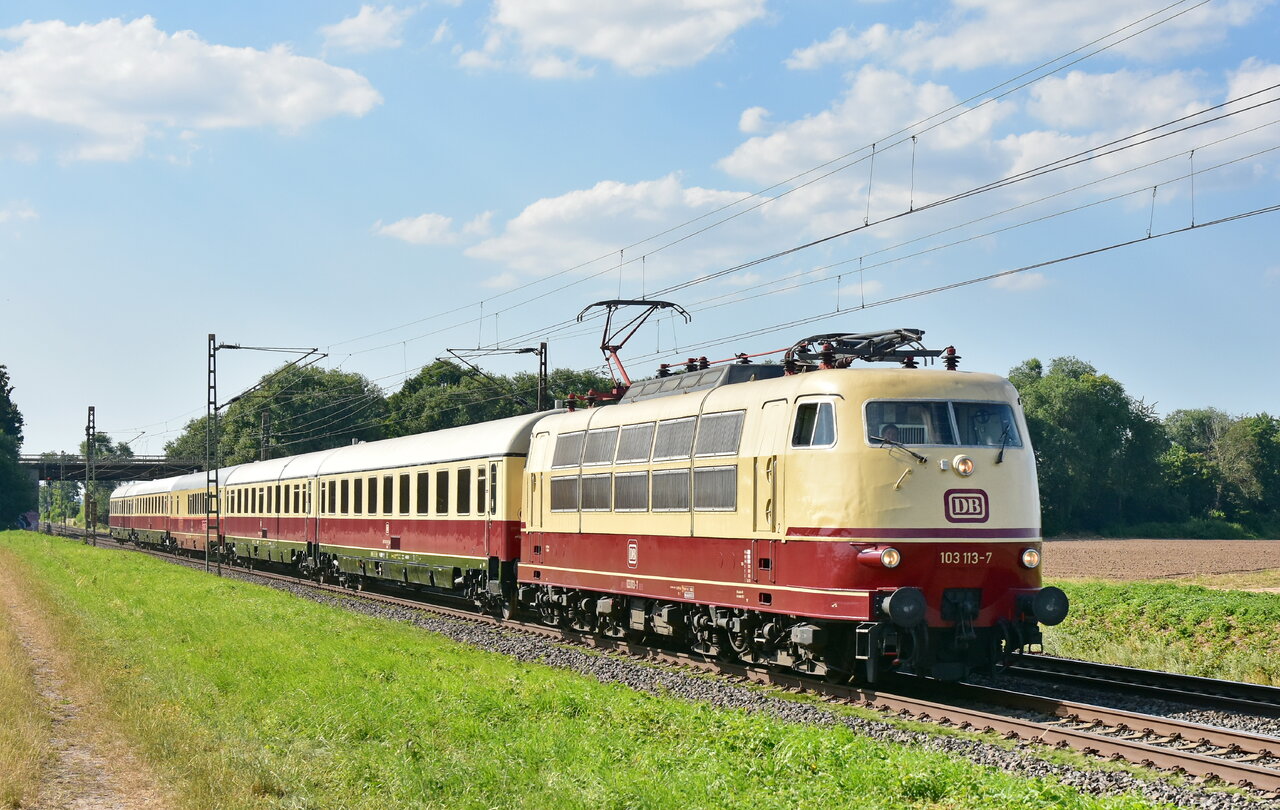 D72_6914a.JPG