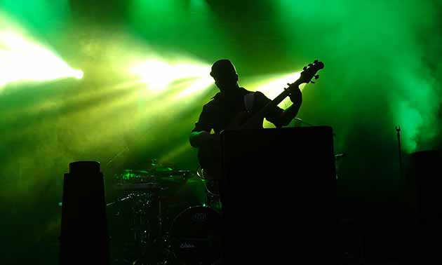 der-erste-auftritt-bassist.jpg
