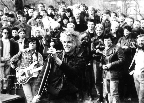Die Toten Hosen 1986 in Pankow2.jpg