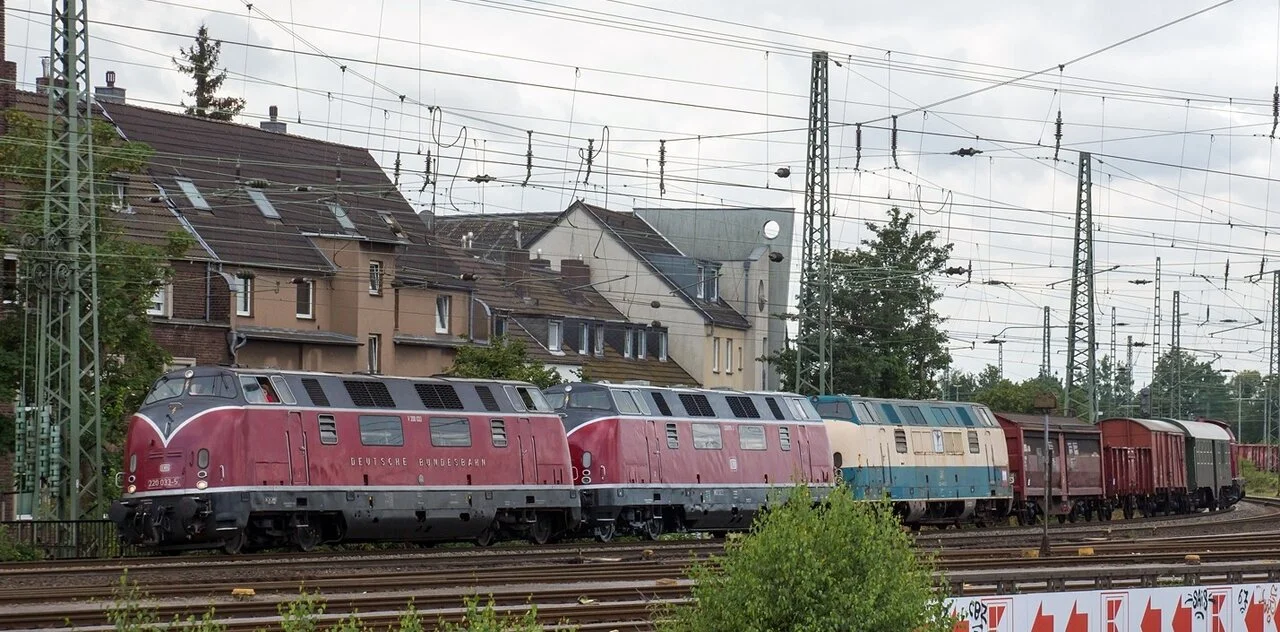 DSC07597a- 220 033-5 + 220 015-2 + 221 120-9, KKANE, 03.07.2020, 12.54, DGS 95407.webp