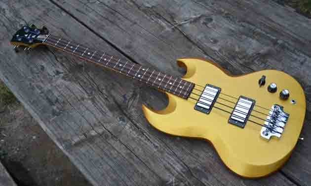 eigenbau-bassbau-sg-bass.jpg