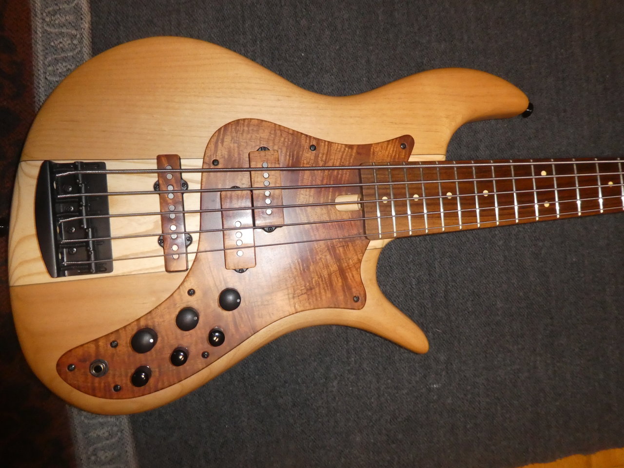 f bass koa.JPG